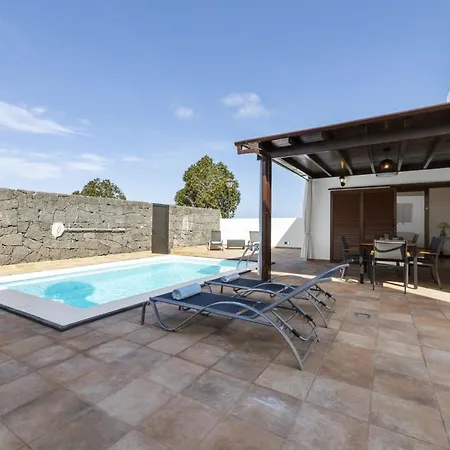 Mundaka Villa
